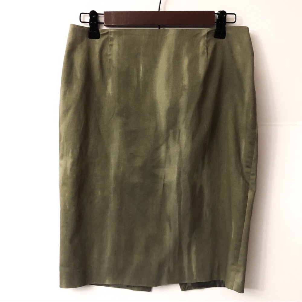 (Vera Wang) women's green Pencil skirt size 4.